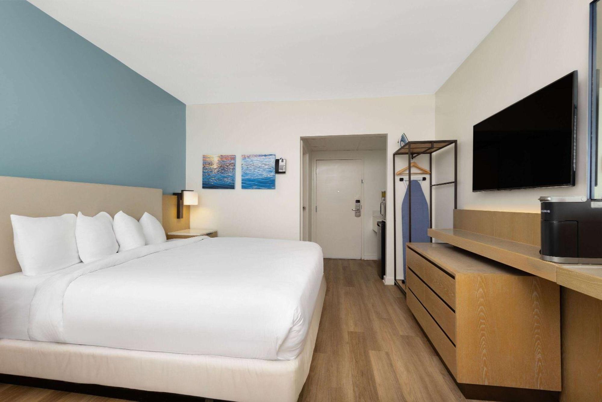 Hotel Manteo, Trademark Collection By Wyndham Exterior photo